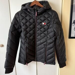 Tommy Hilfiger Quilted Puffer Jacket – Black – Hooded – Zip Up / Spring / Fall